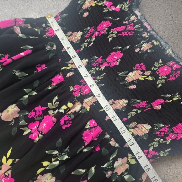 Torrid Black Floral Challis Smocked Dress Size 1X - Picture 9 of 12